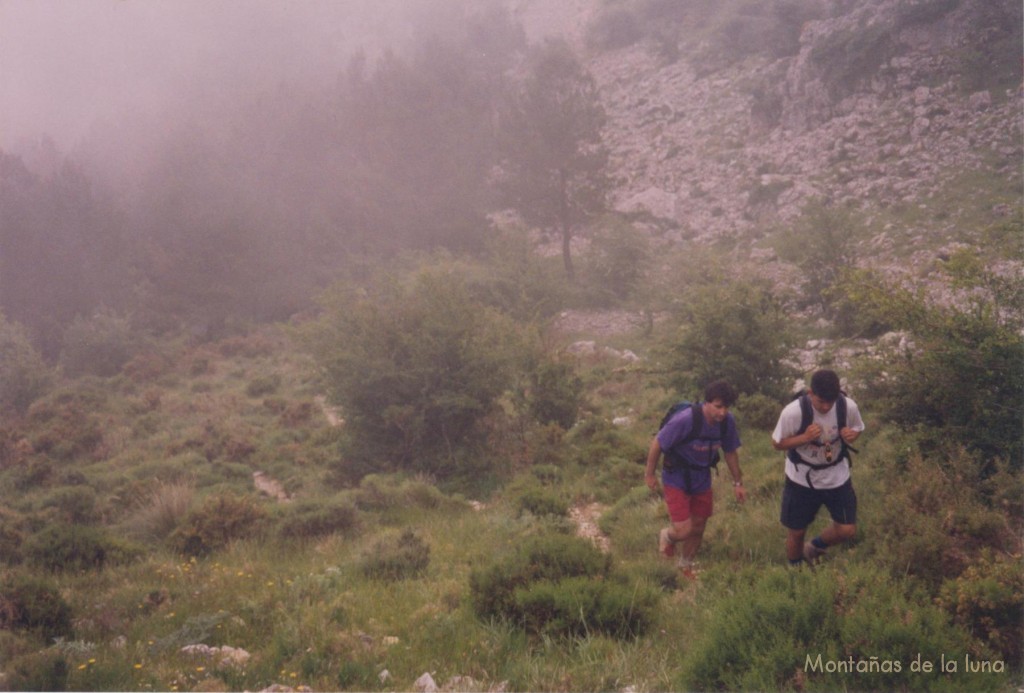 Joaquín y Quique subiendo al Penya Alta o Cerro de Los Parados